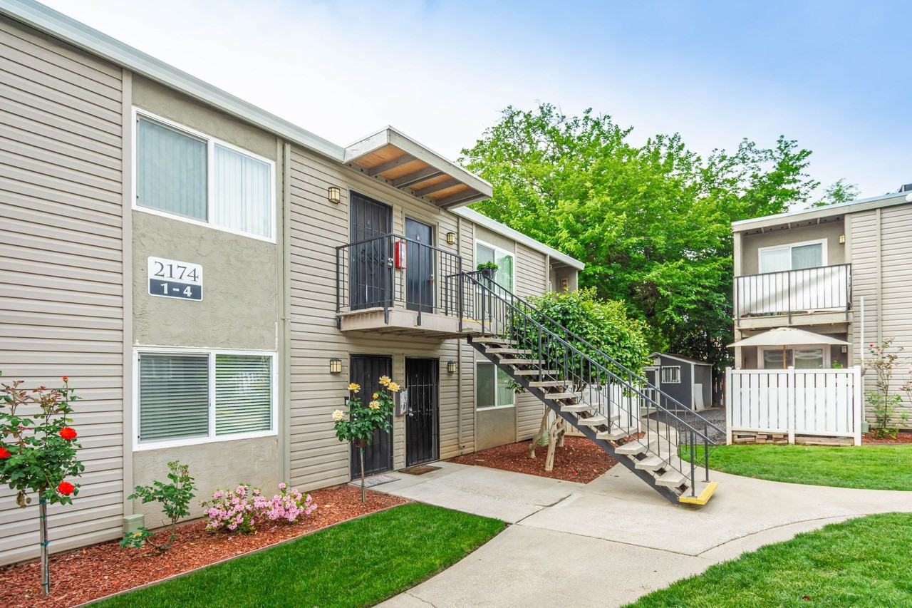 Gold Creek Apartments - Photo 7 of 50