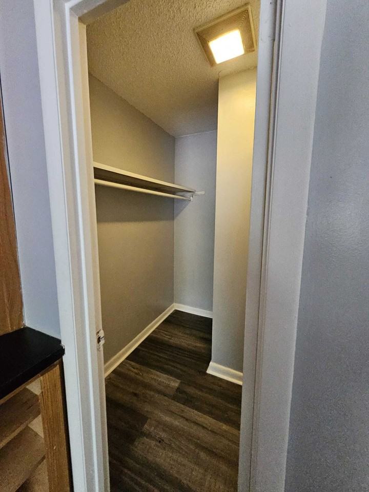 270 Tampa Dr #1 - Photo 6 of 8