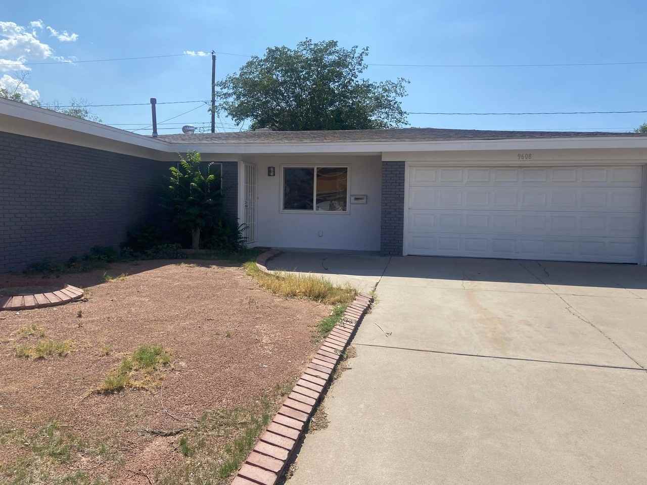 9608 Stonehaven Dr - Photo 2 of 15