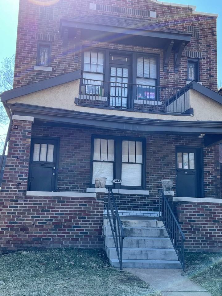 3442 Greenwood Blvd - Photo 2 of 26