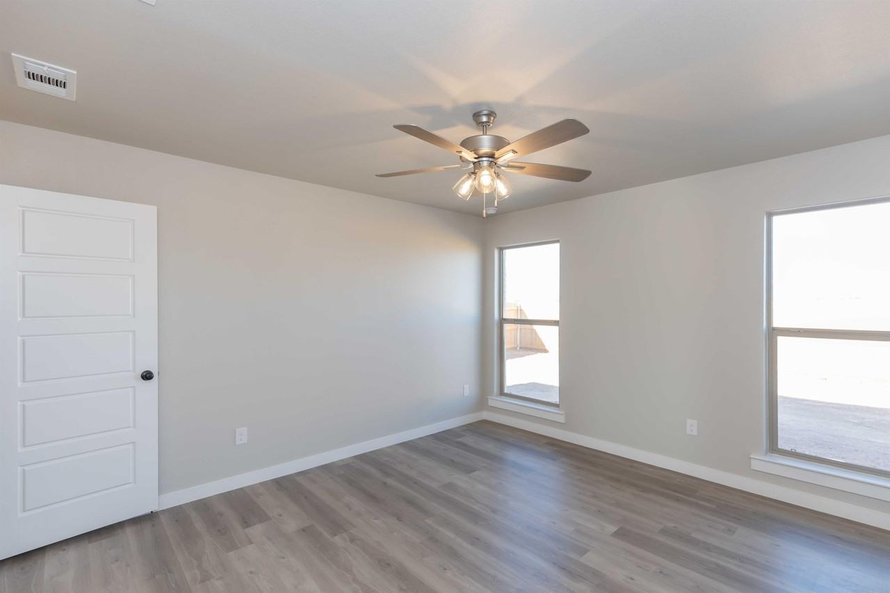 4906 Stoney Fork St - Photo 2 of 38