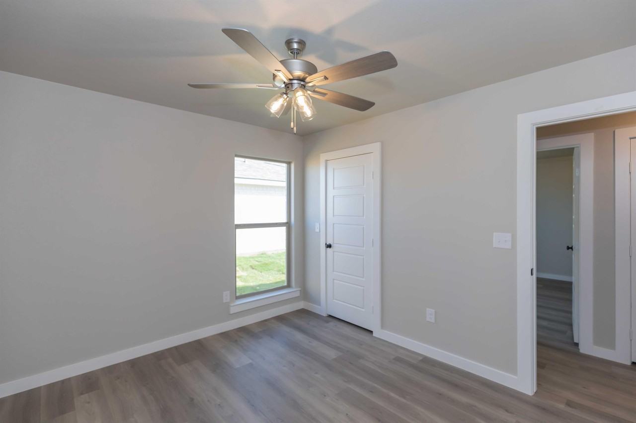 4906 Stoney Fork St - Photo 3 of 38