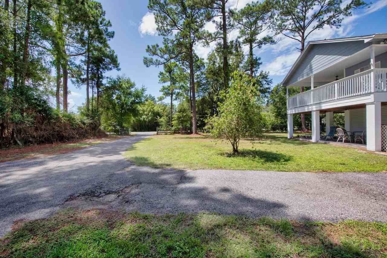 5230 Soundside Dr - Photo 2 of 32