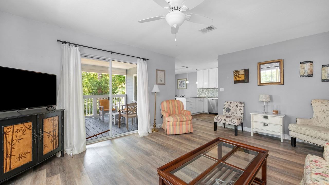 5230 Soundside Dr - Photo 5 of 32