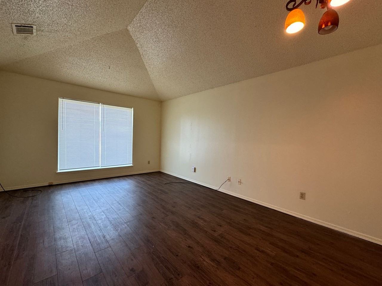 6124 Sw Oak Cliff Ave - Photo 2 of 7