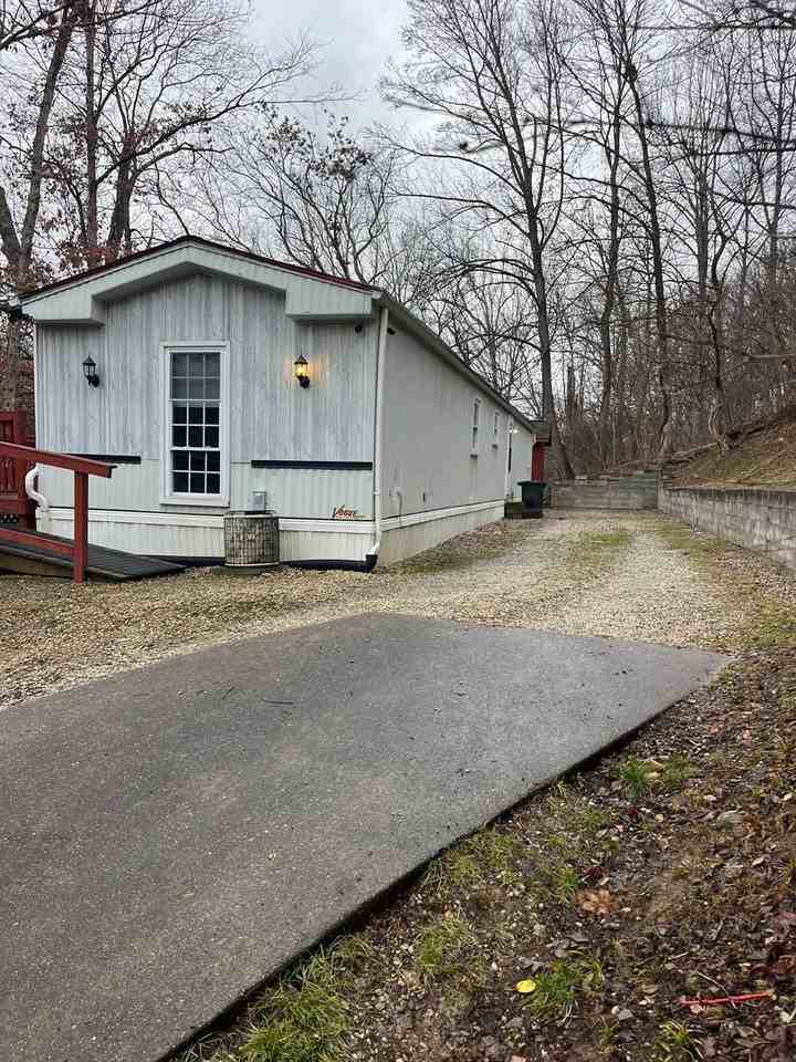 4724 Darnell Rd - Photo 2 of 19