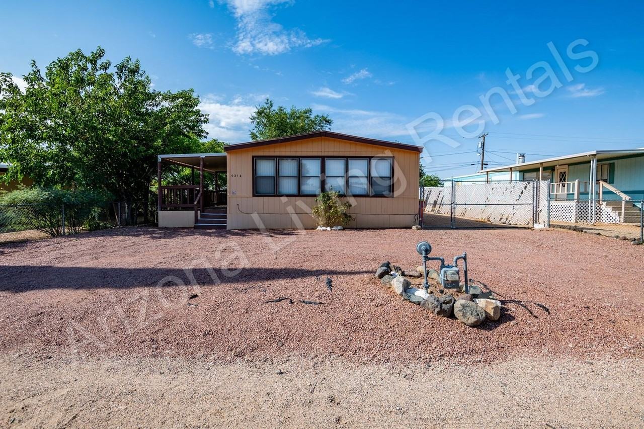 3214 E Ames Ave - Photo 2 of 24