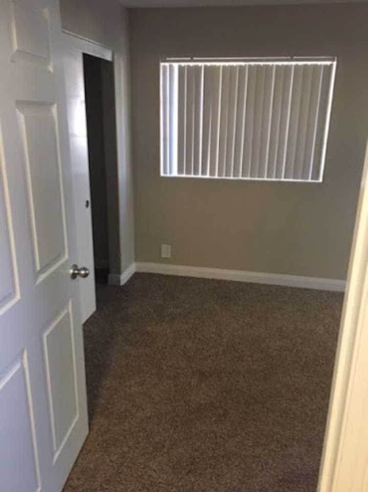 Lakeshore Terrace - Photo 3 of 30