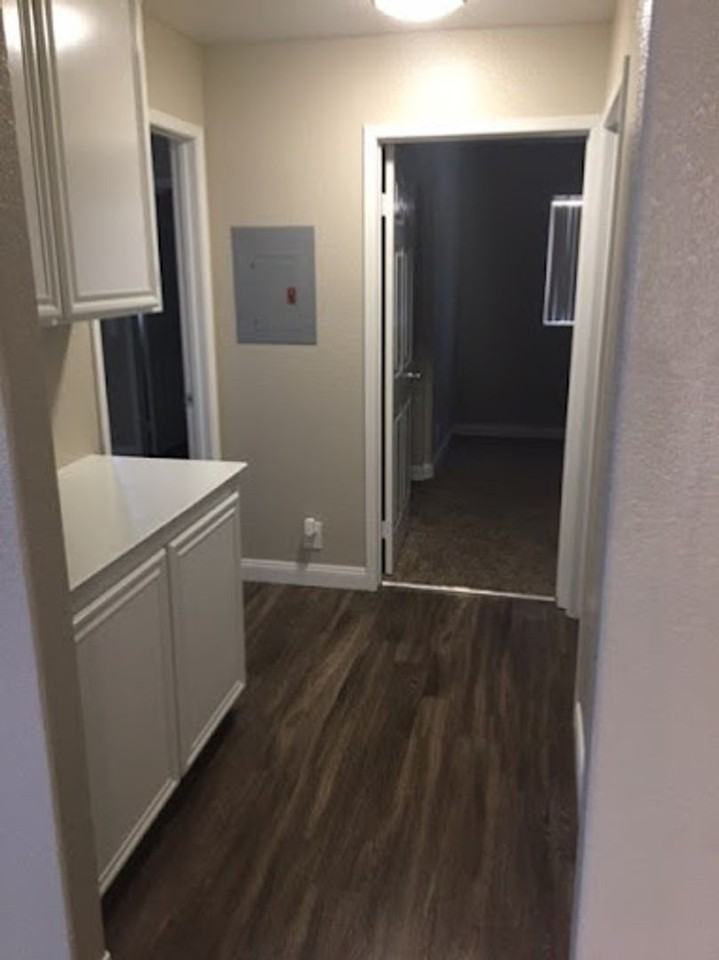 Lakeshore Terrace - Photo 5 of 30