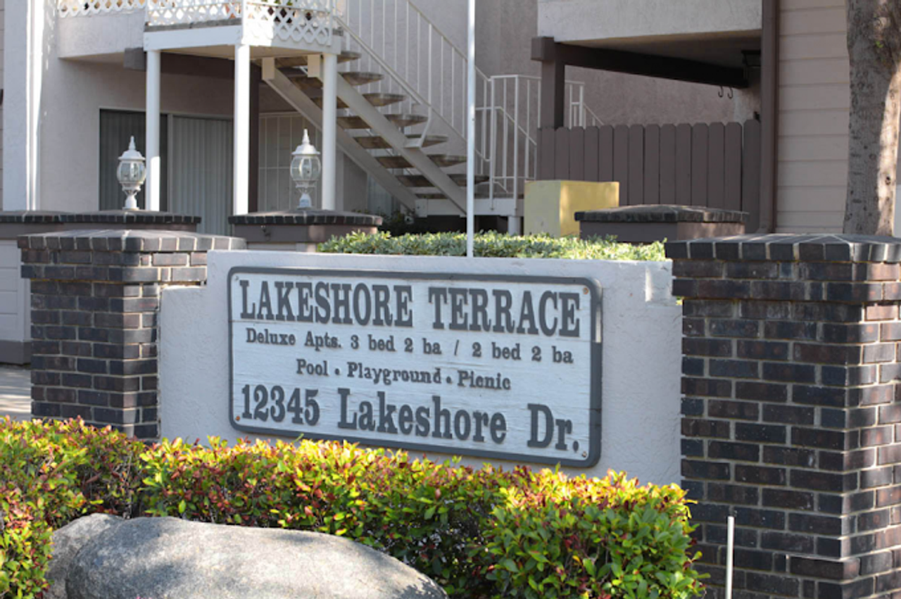 Lakeshore Terrace - Photo 6 of 30