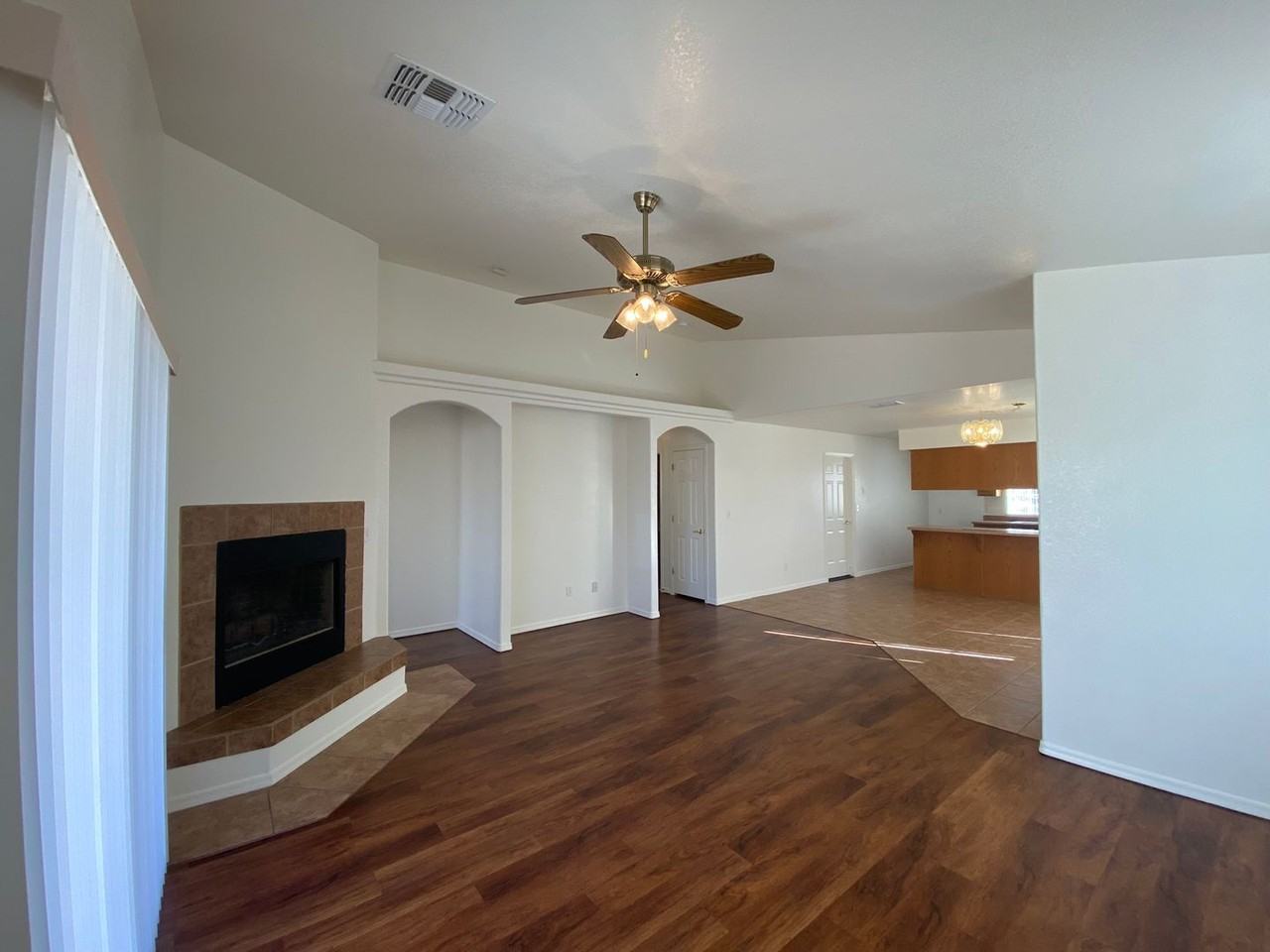 2855 N Central St - Photo 5 of 8