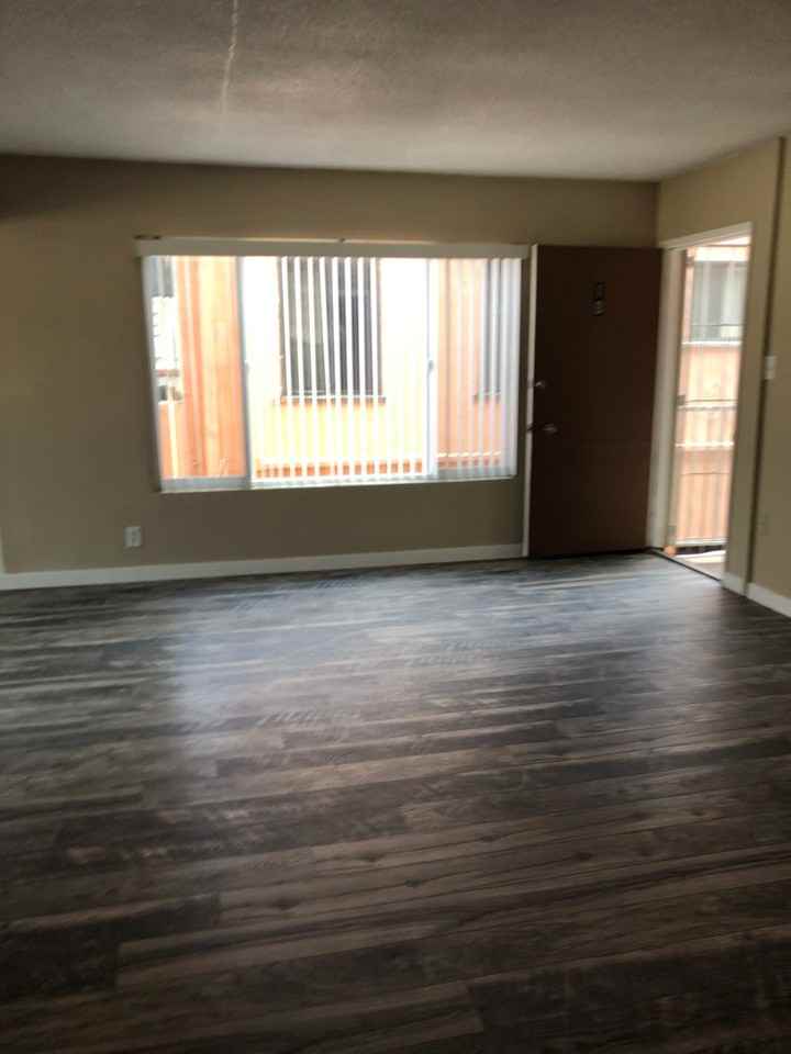 Linden 650 - Photo 2 of 25