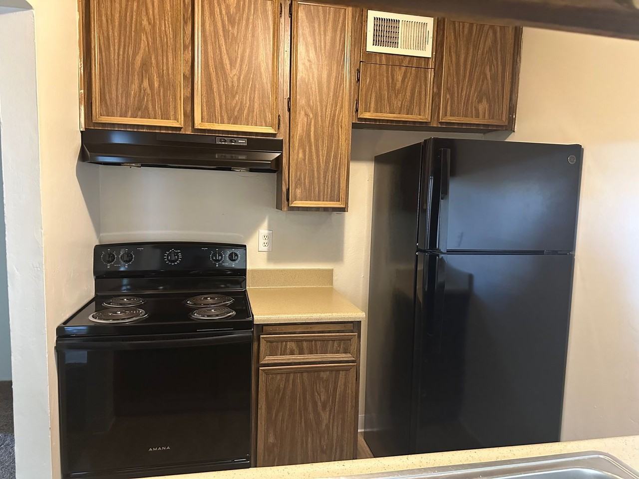 Taylor Pointe North - Photo 3 of 10