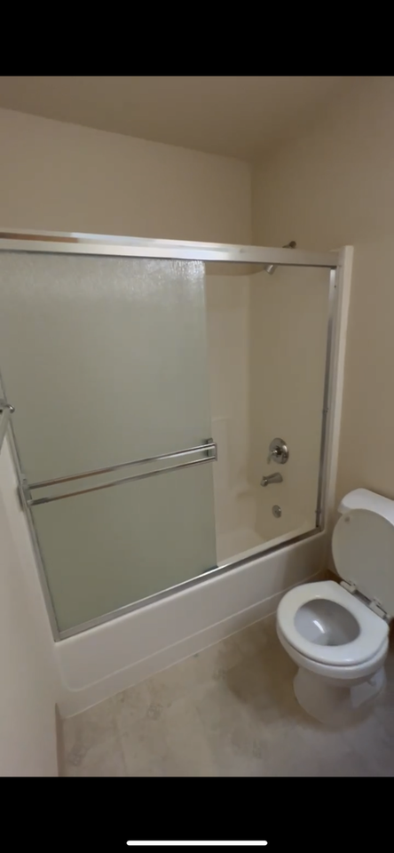 740 BayPark - Photo 4 of 16