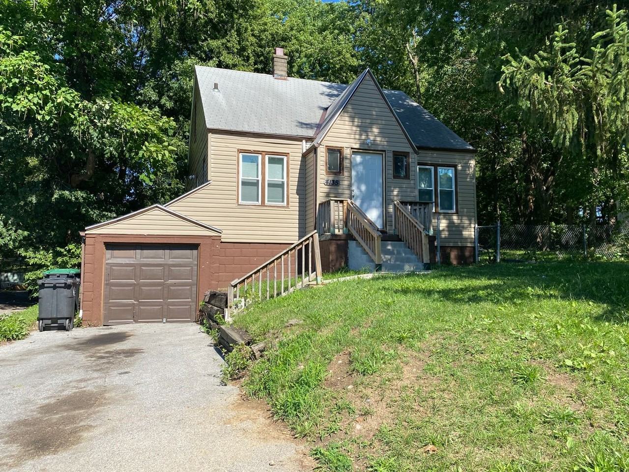 4135 N 44th St - Photo 2 of 21