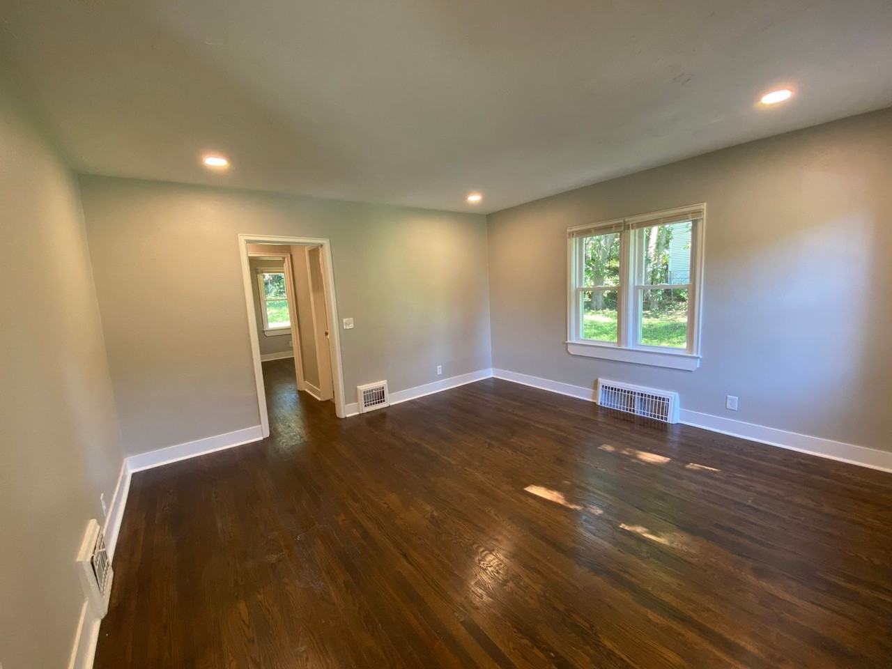 4135 N 44th St - Photo 3 of 21