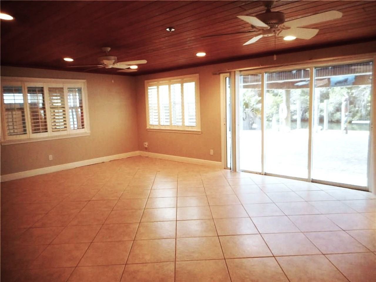 1903 Robalo Dr - Photo 5 of 14