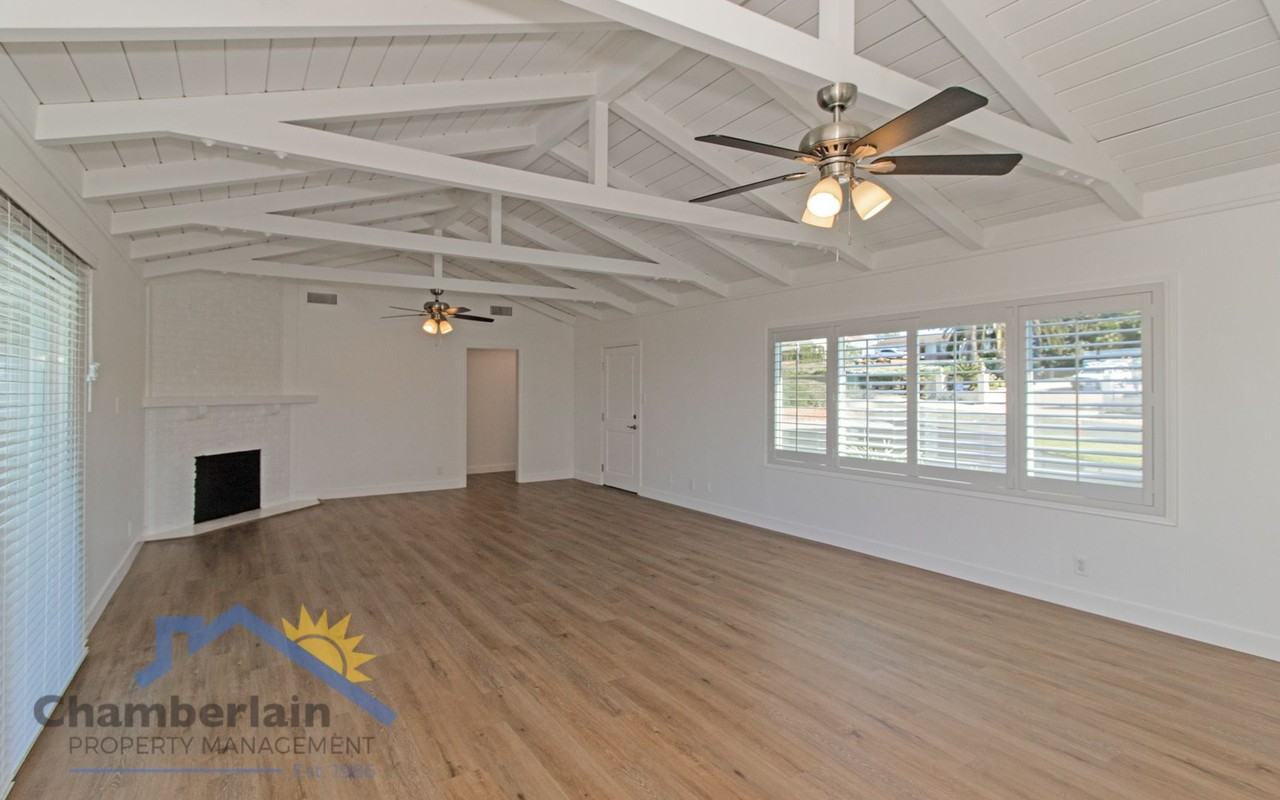 4033 Skyline Rd - Photo 6 of 35