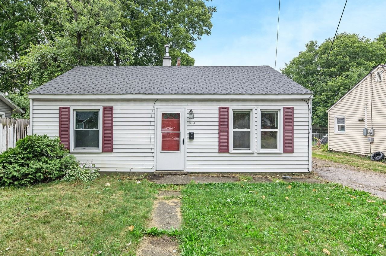 1303 Wayside Rd - Photo 2 of 18