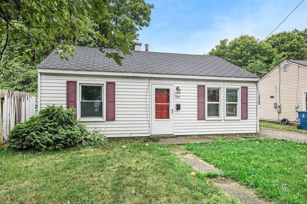 1303 Wayside Rd - Photo 3 of 18