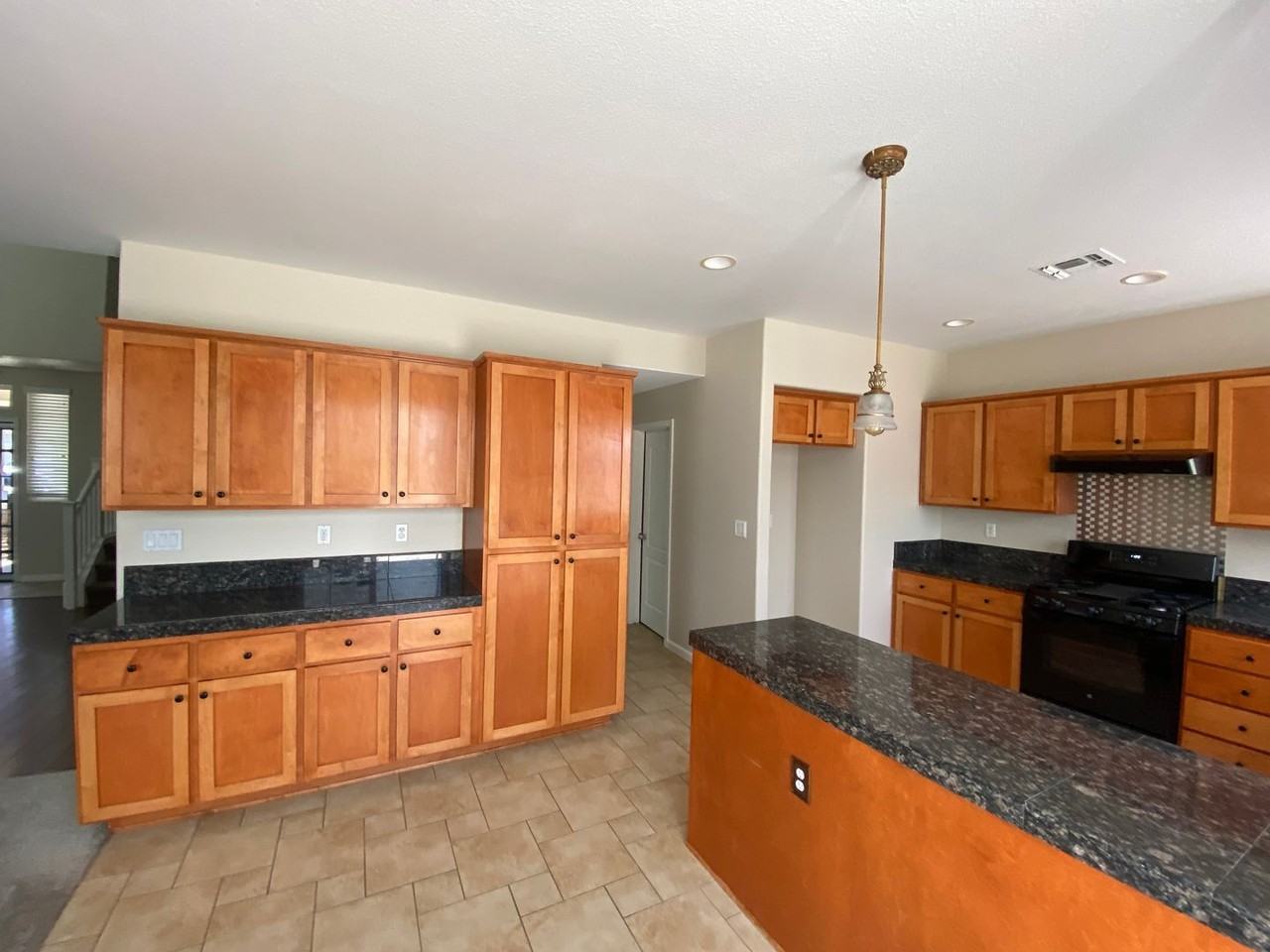 5106 Rowe Dr - Photo 5 of 14