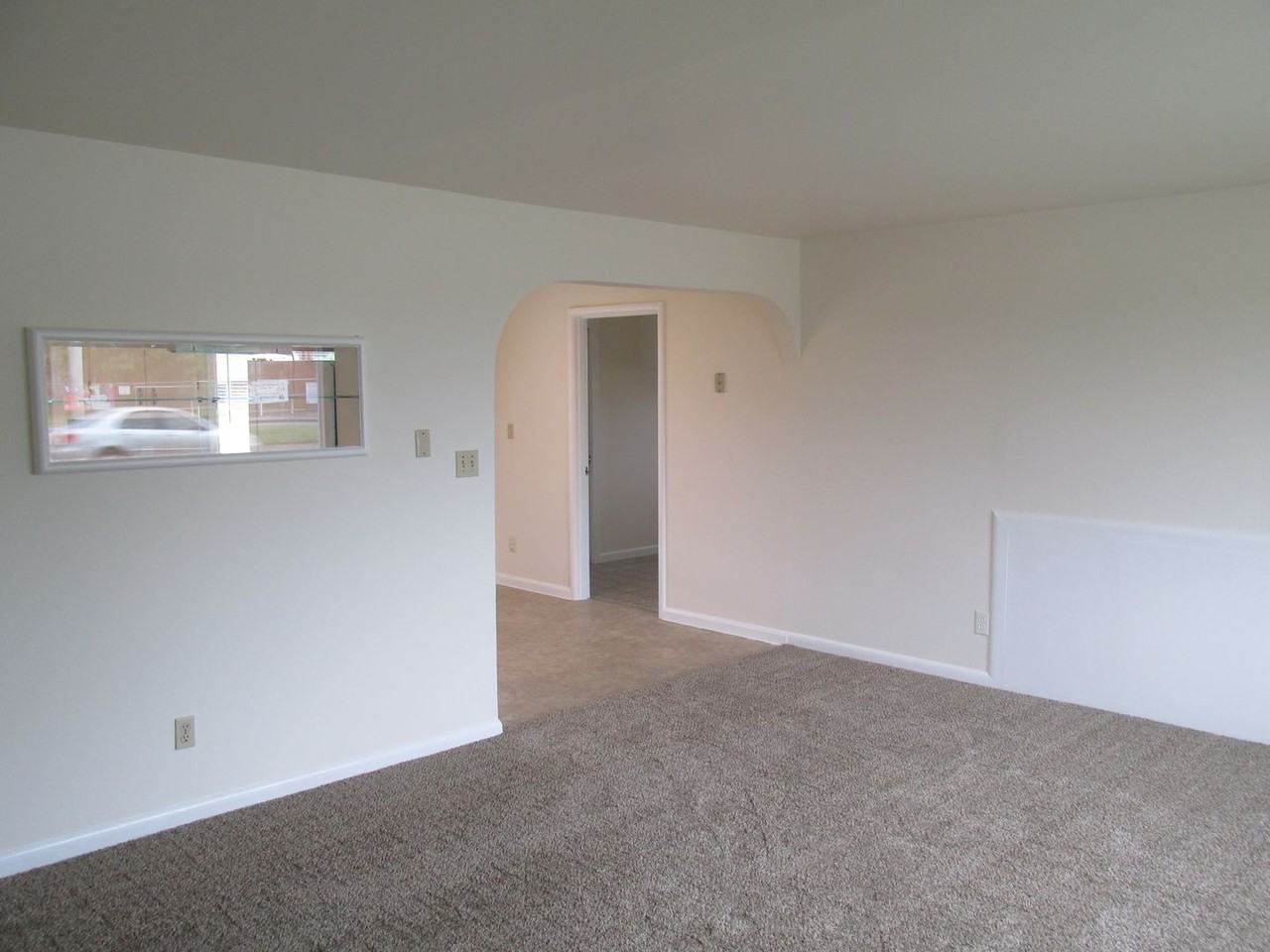 414 W Victoria Ave - Photo 2 of 14