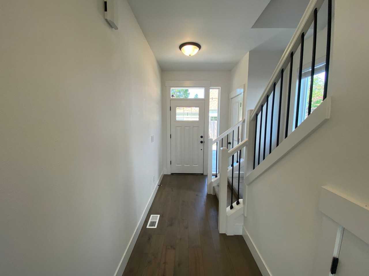 6622 Se 57th Ave - Photo 4 of 34