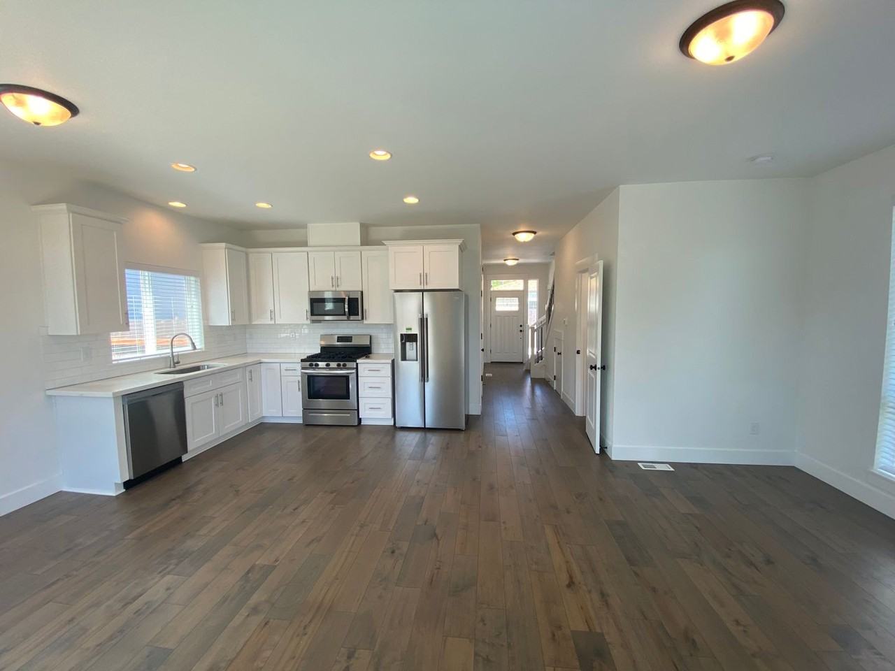 6622 Se 57th Ave - Photo 5 of 34