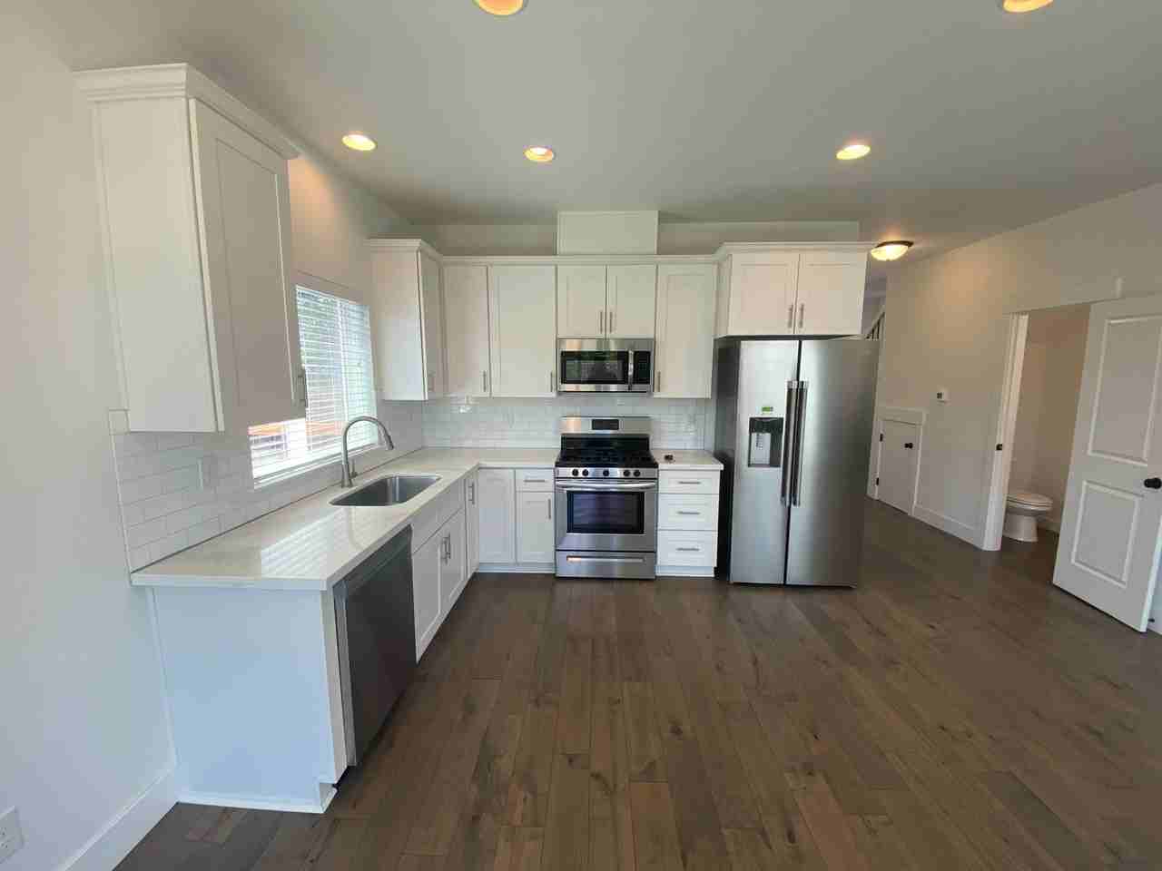 6622 Se 57th Ave - Photo 7 of 34