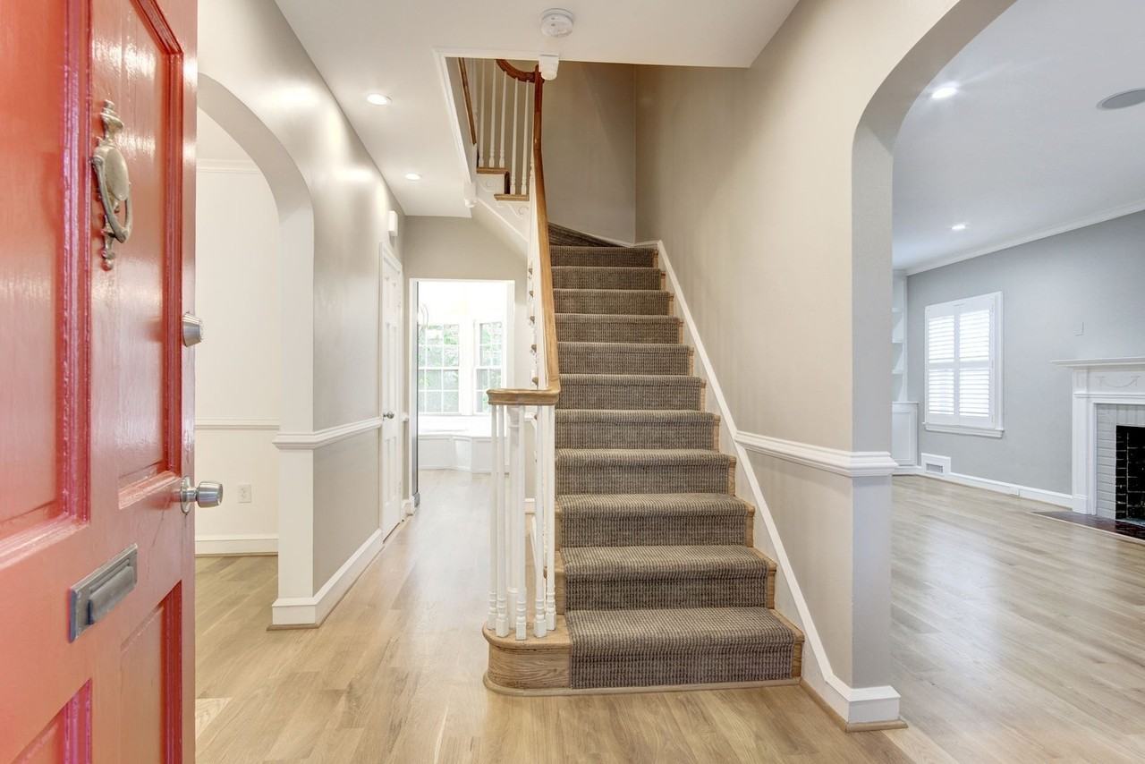 1626 Kalmia Rd Nw ##Nw - Photo 5 of 48