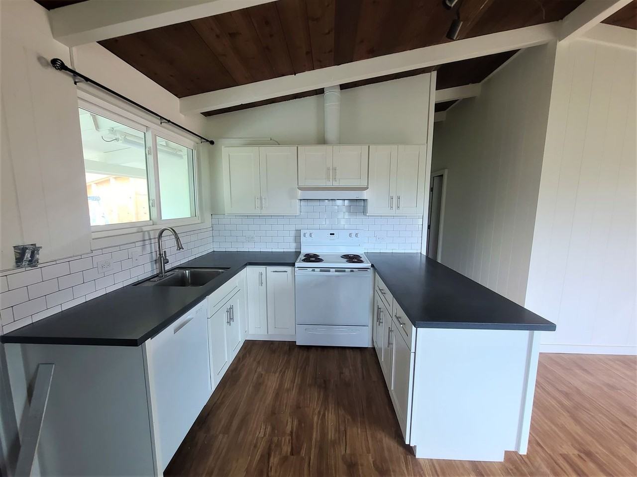 1354 Nanialii St - Photo 3 of 5