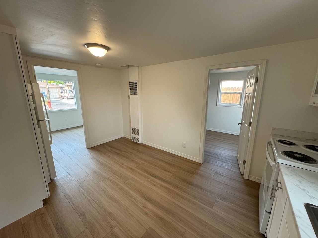 1211 Blue Lakes Cir - Photo 5 of 11