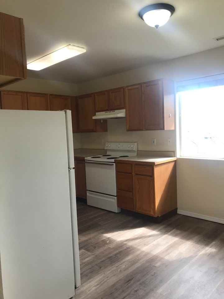 130 S Martin St - Photo 2 of 9