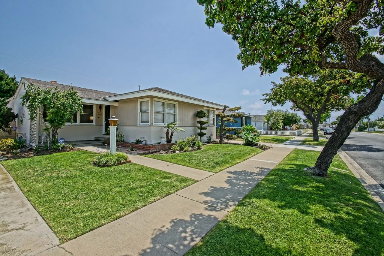 5512 Wiseburn St - Photo 3 of 36