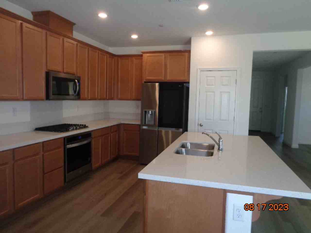 1455 Goldfield Ln - Photo 3 of 8