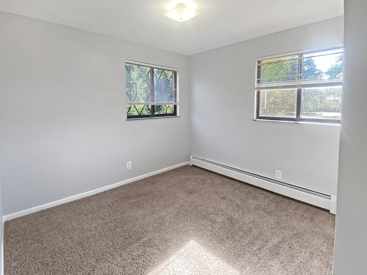 Lakeview Apartments - Photo 3 of 9