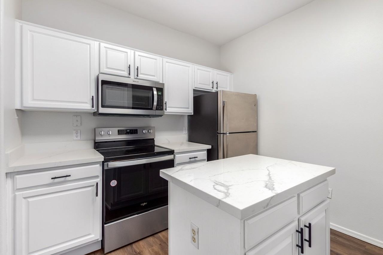 9550 E Thunderbird Rd #130 - Photo 3 of 29