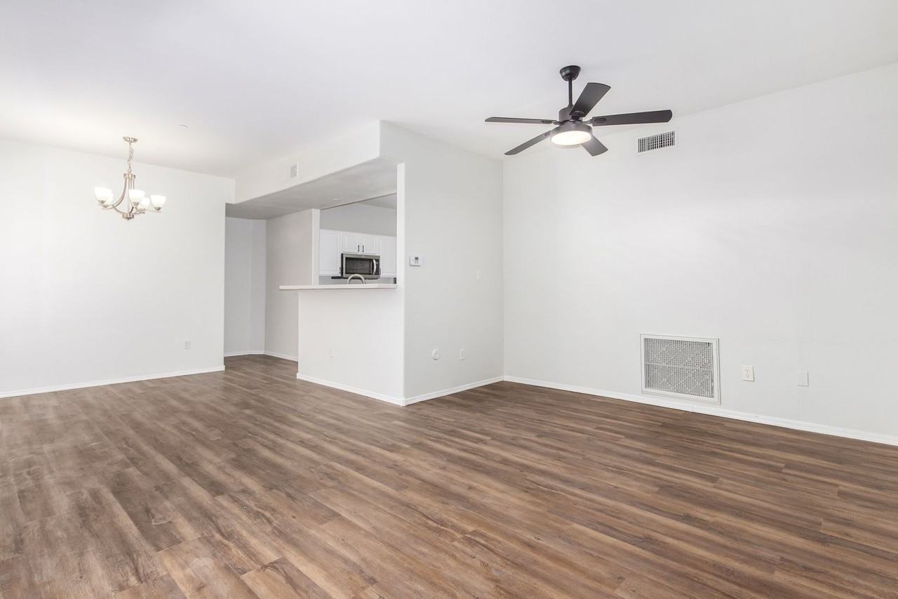 9550 E Thunderbird Rd #130 - Photo 4 of 29