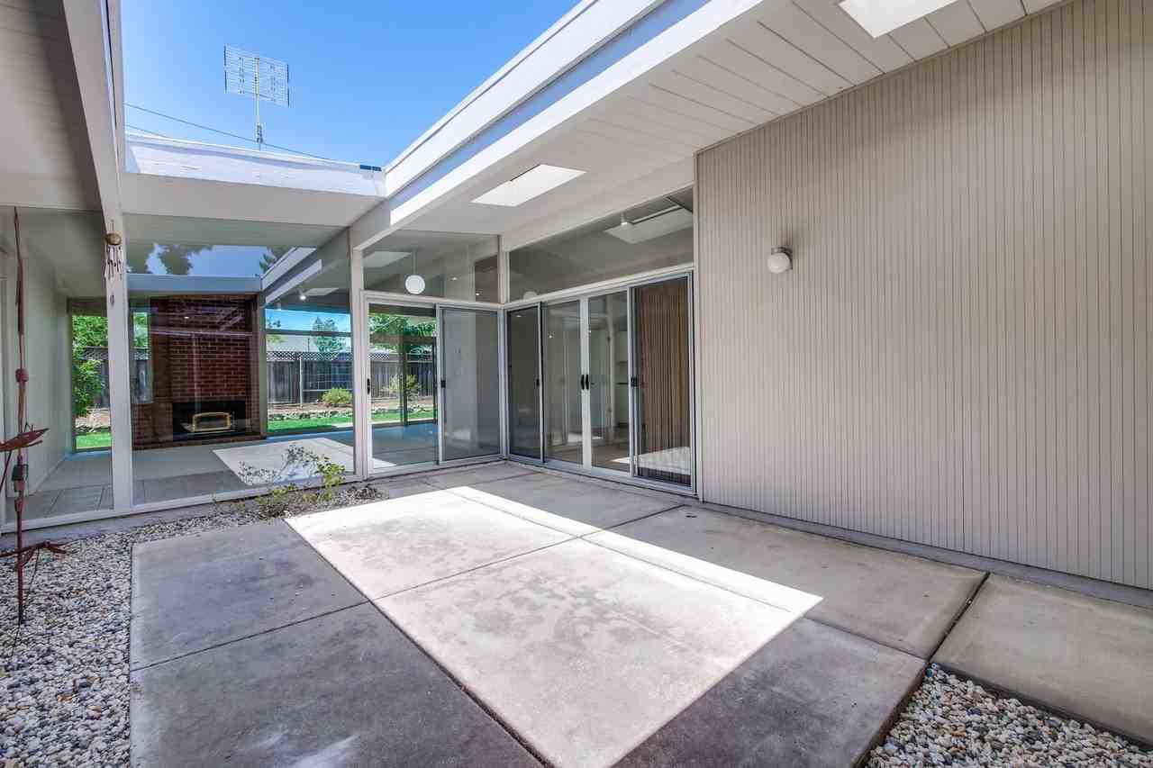 1747 Mossbrook Ave - Photo 3 of 24