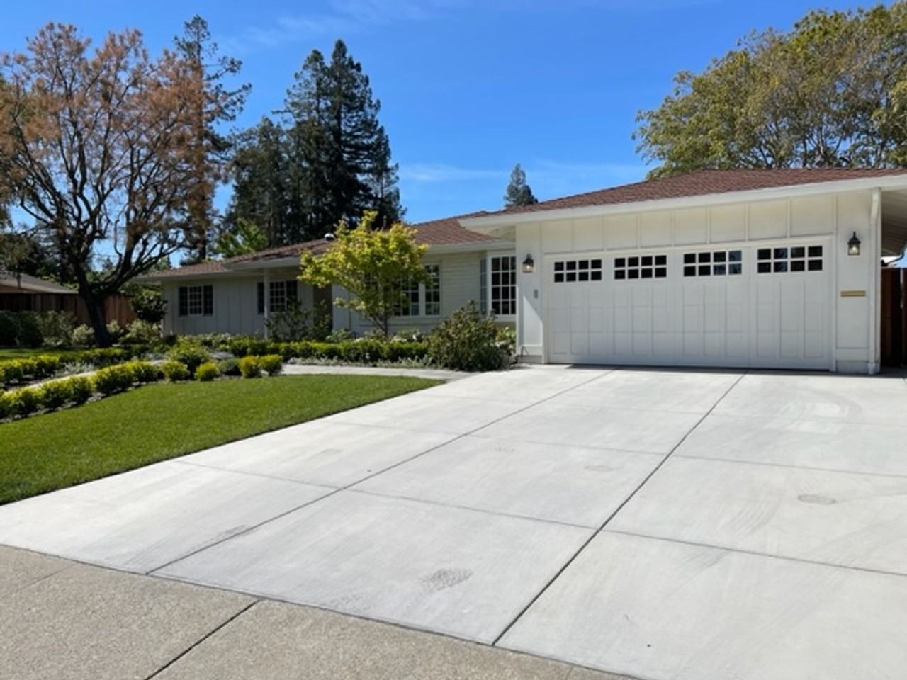 225 Dover Dr - Photo 2 of 42