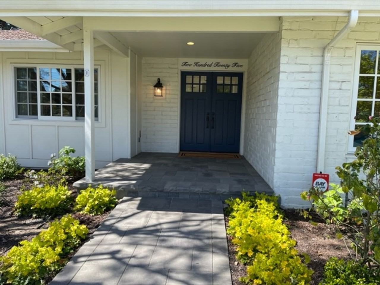 225 Dover Dr - Photo 3 of 42