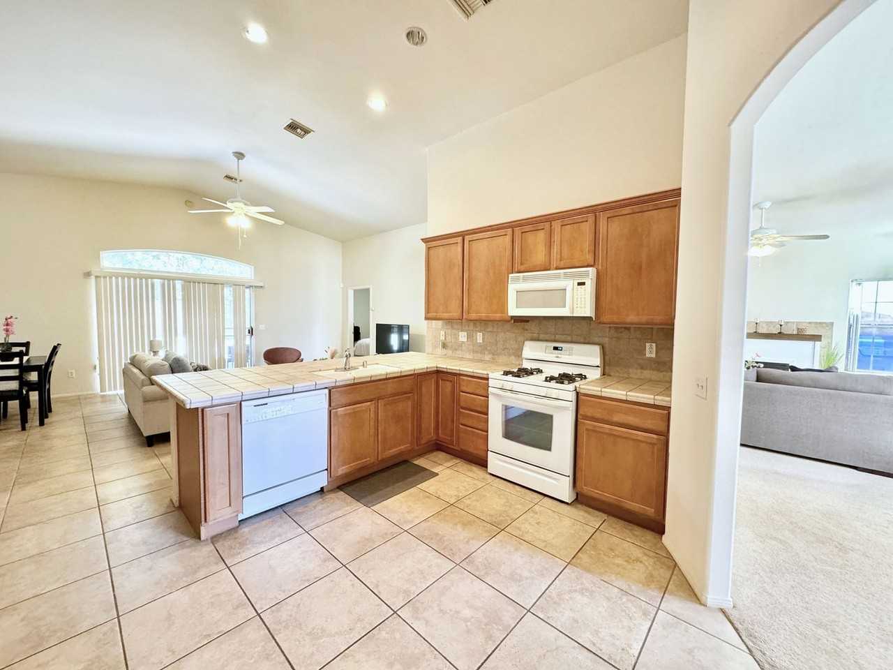 67898 Alexandria Ct - Photo 3 of 22