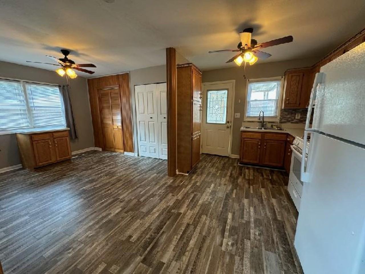 6810 Barfield Rd - Photo 6 of 16