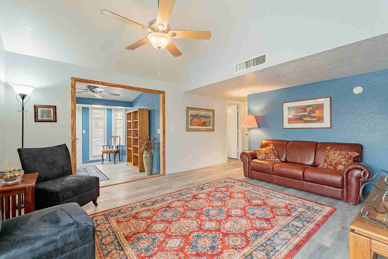 4618 N Courtney Dr - Photo 2 of 19