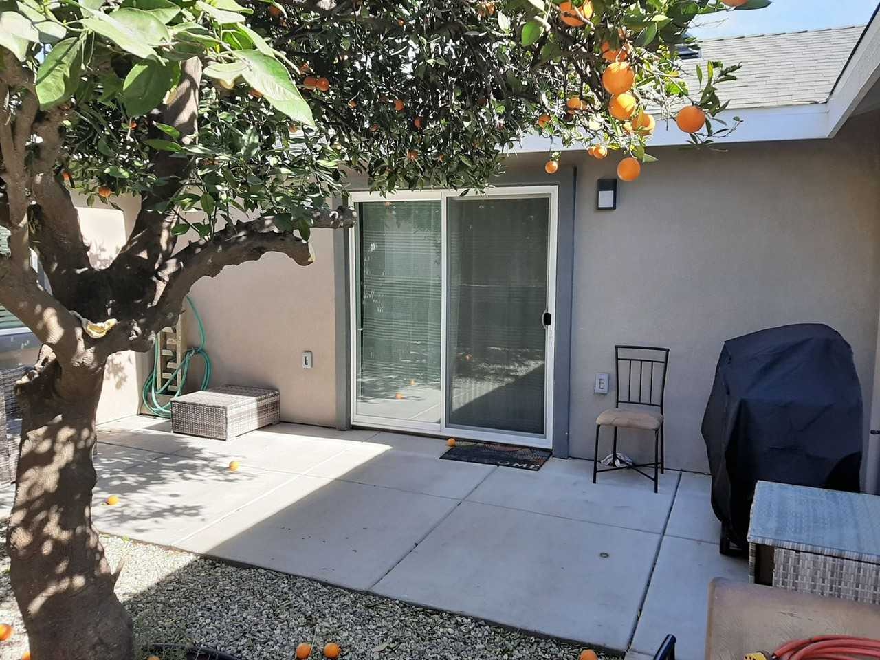 1072 W 14th St - Photo 3 of 14