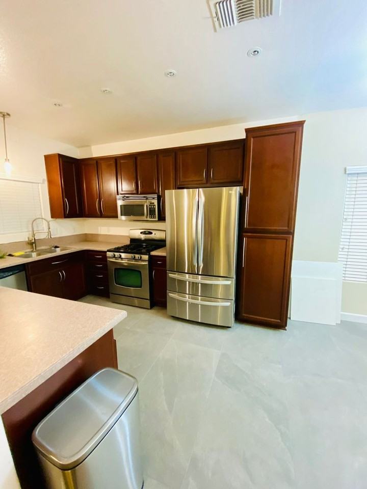 190 W Vallecito Ct - Photo 2 of 18