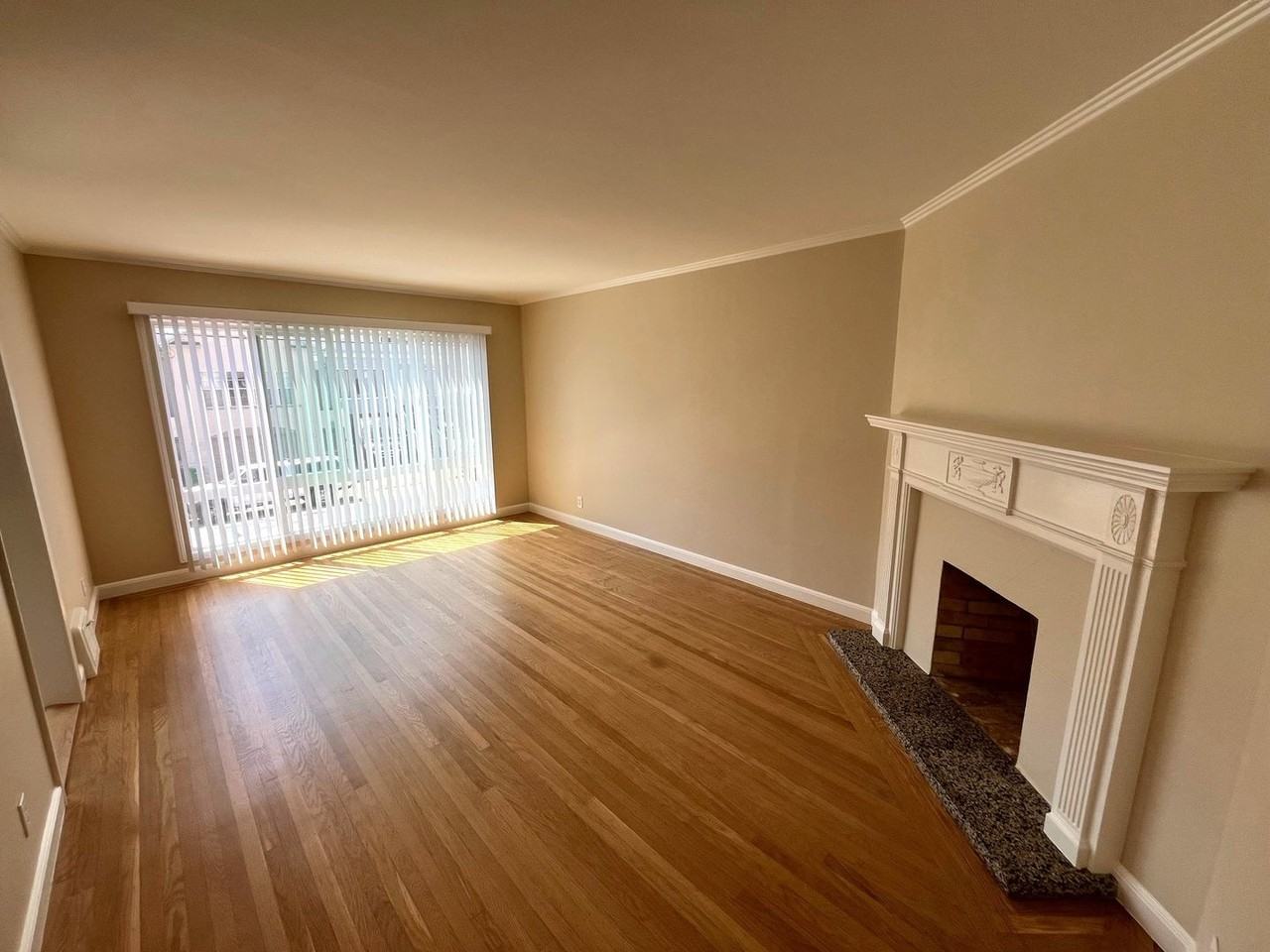 1546 48th Ave - Photo 3 of 17