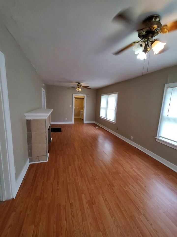 326 N Meridian Ave - Photo 2 of 11