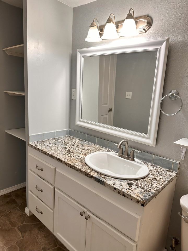 26147 Hall Rd - Photo 5 of 12