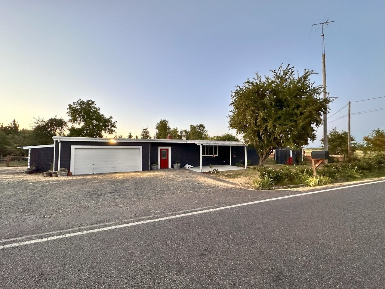 26147 Hall Rd - Photo 6 of 12